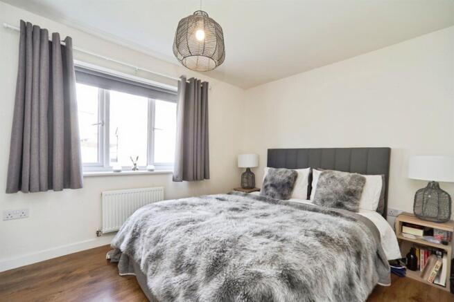 2 bed Semi-Detached for sale Image 8