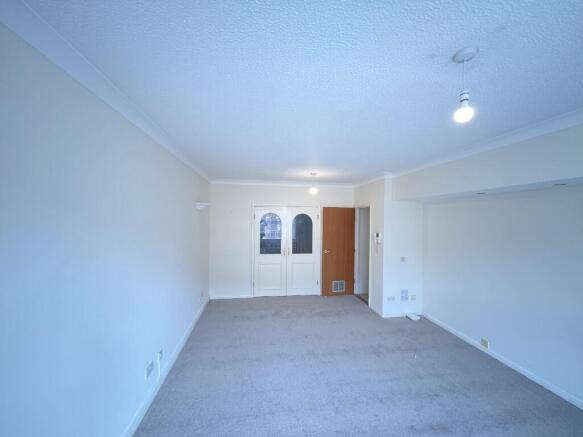 2 bed Flat to rent Image 4