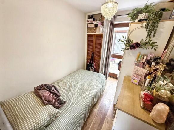 2 bed Semi-Detached Bungalow for sale Image 9