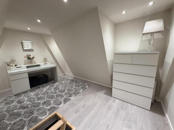 4 bed House for sale Image 11