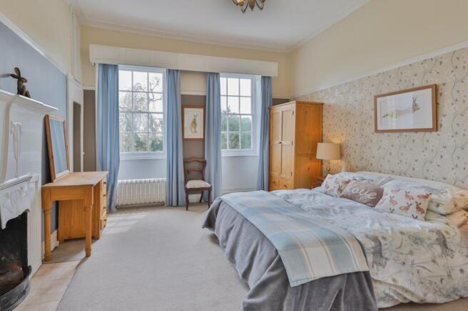 7 bed Detached for sale Image 11