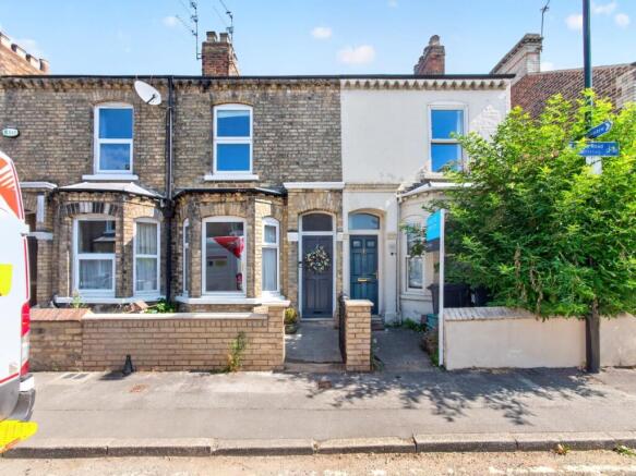 2 bed Terraced for sale in york