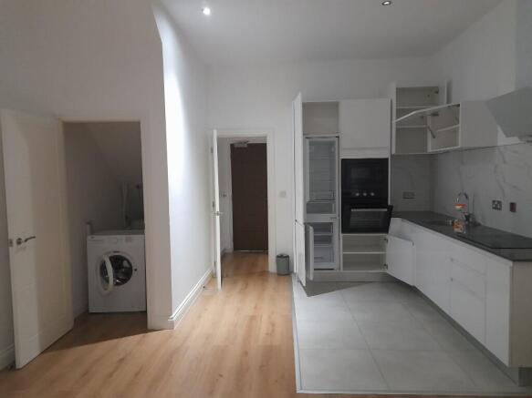 1 bed Duplex to rent Image 8