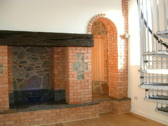 OPEN PLAN LOUNGE