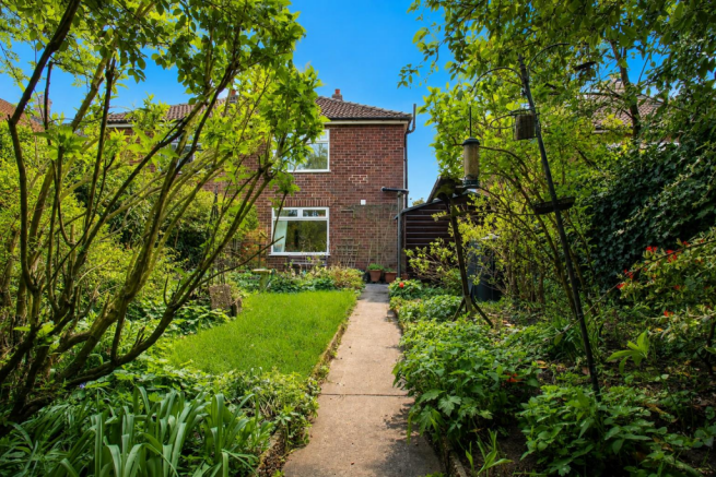 3 bed Semi-Detached for sale Image 11