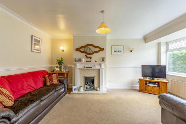 Lounge/Sitting Room