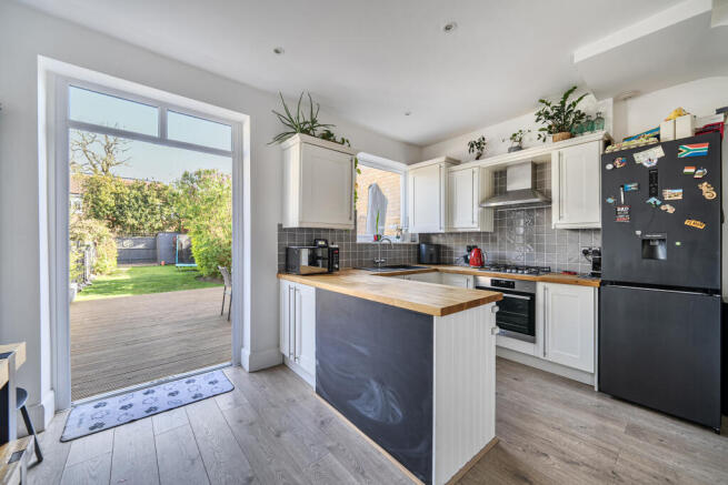 Carlton Road, Walton-On-Thames, KT12 photo 4