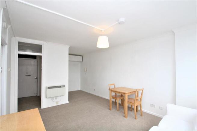 Avon Court, 41 liv.JPG
