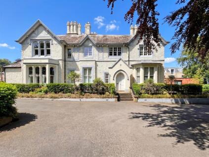 Albert Square, Bowdon, Altrincham