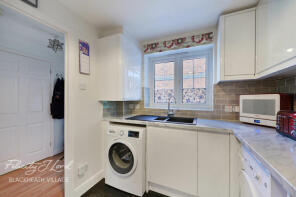 32, Elizabeth Fry Place, London SE18 4LA