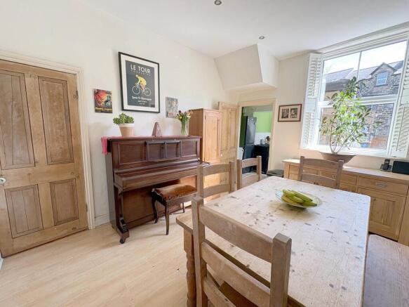 4 bed House for sale Image 6