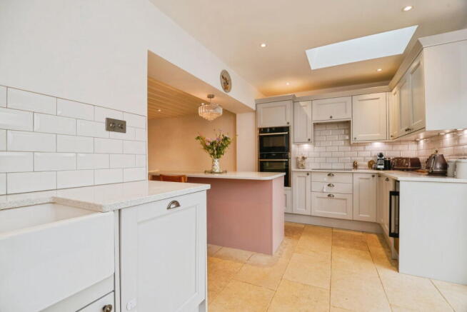 4 bed Cottage for sale Image 11
