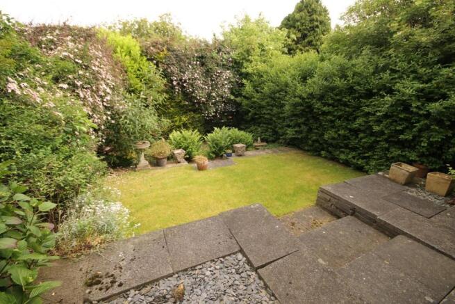 REAR GARDEN  (2).JPG