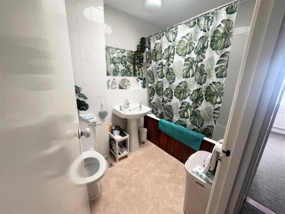 30 TF bathroom