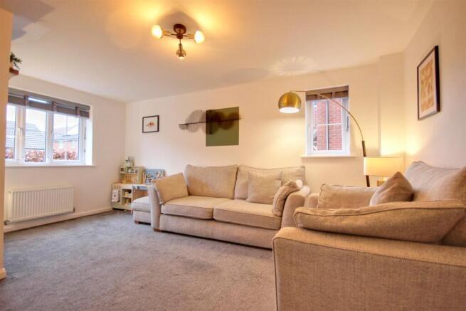 3 bed Semi-Detached for sale Image 12