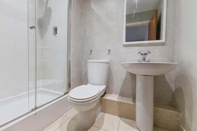 3 bed Ground Flat for sale Image 12
