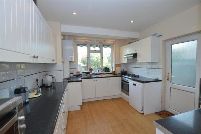 153 Percy Road kitchen2.JPG