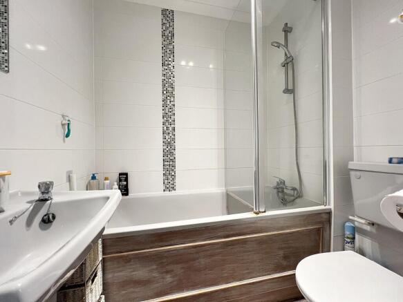 13 Hookstone Bath...
