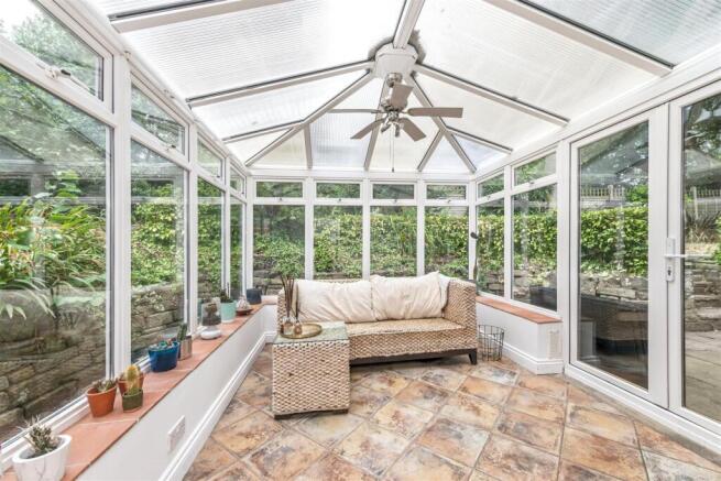 4 bed Detached for sale Image 12