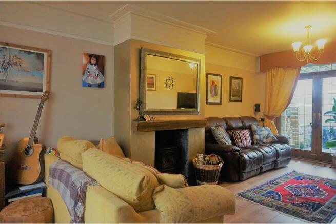 Lounge/Dining Room