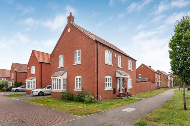 4 bed Detached for sale Image 2
