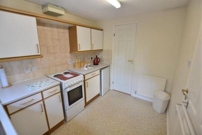 FITTED BREAKFAST KITCHEN