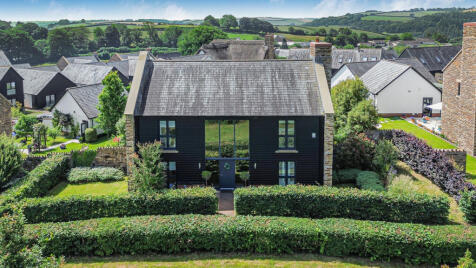 Barn Court Road, Totnes, TQ9