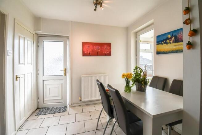 Kitchen / Dining