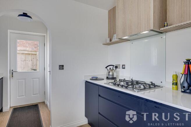 4 bed Detached for sale Image 9