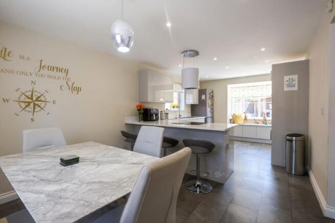 Kitchen/Dining Room