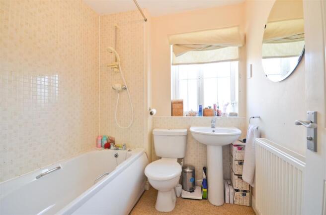 Family Bathroom.JPG