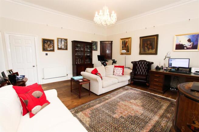 LIVING ROOM 1.jpg