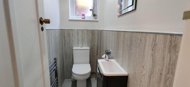 Cloakroom/wc