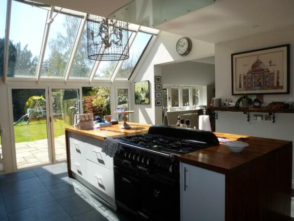Kitchen 2.JPG