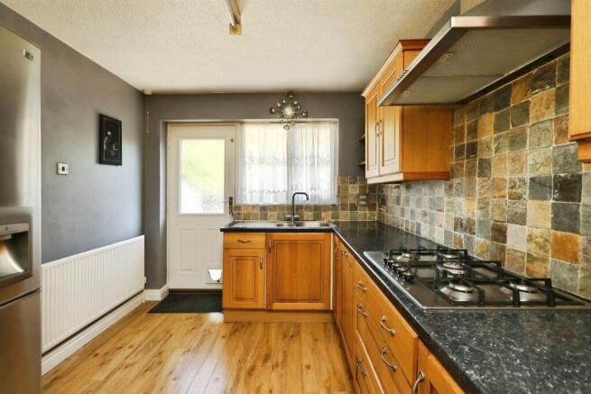 4 bed Detached for sale Image 6