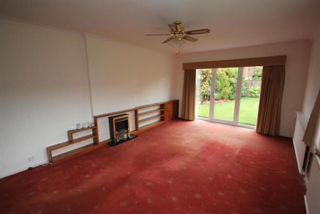 LARGE LOUNGE