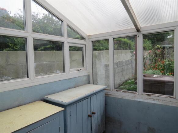Sun Lounge/Conservatory Area: