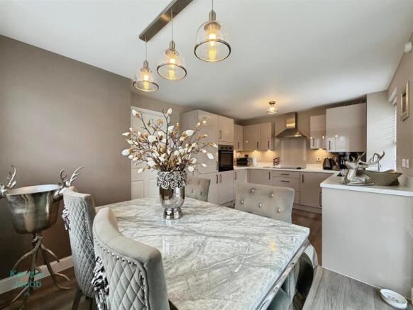 3 bed Detached for sale Image 7