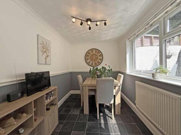 Humber Close 33 - Dining Area Front.jpg