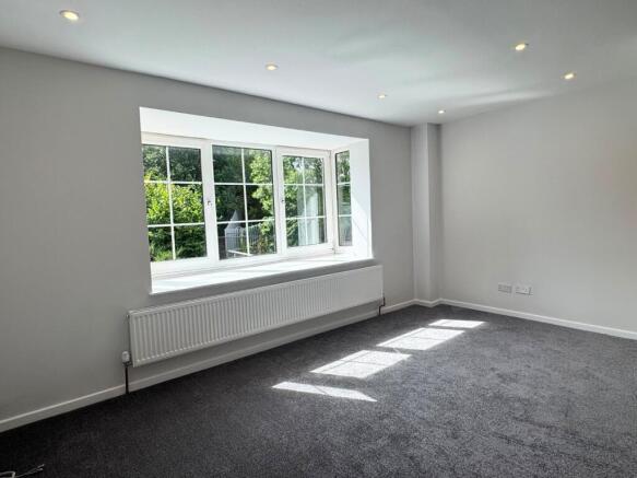 3 bed End of Terrace to rent Image 5