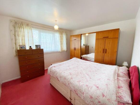 Bedroom 1.jpg