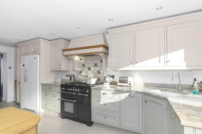 Kitchen 1.jpg