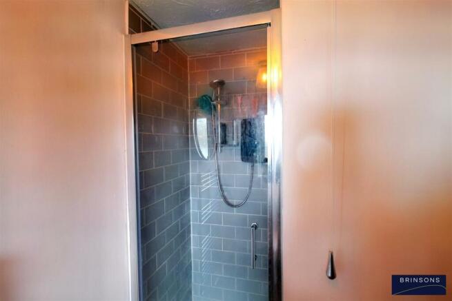 13. EN SUITE (2).jpg