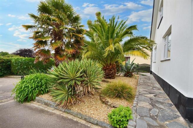 FRONT GARDENS