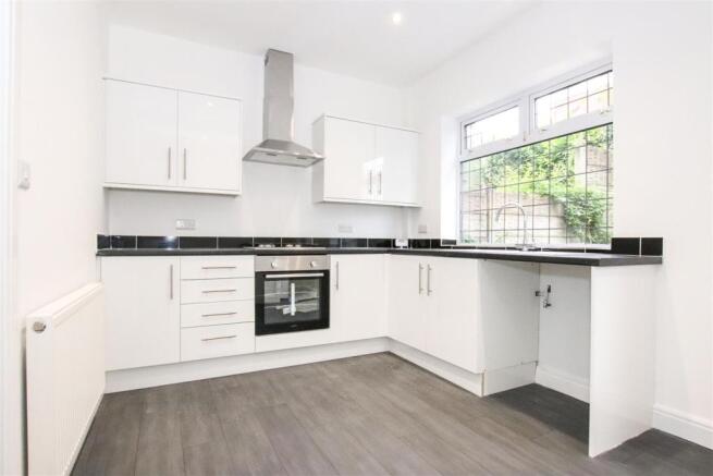 FITTED KITCHEN / DINER