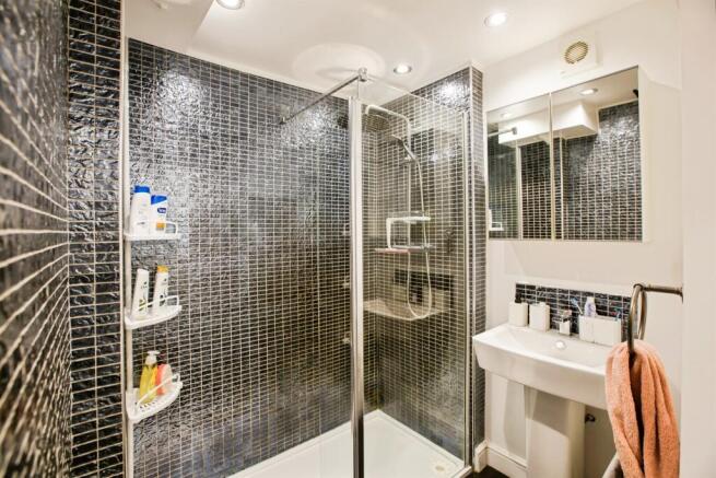 2 bed Apartment for sale Image 8