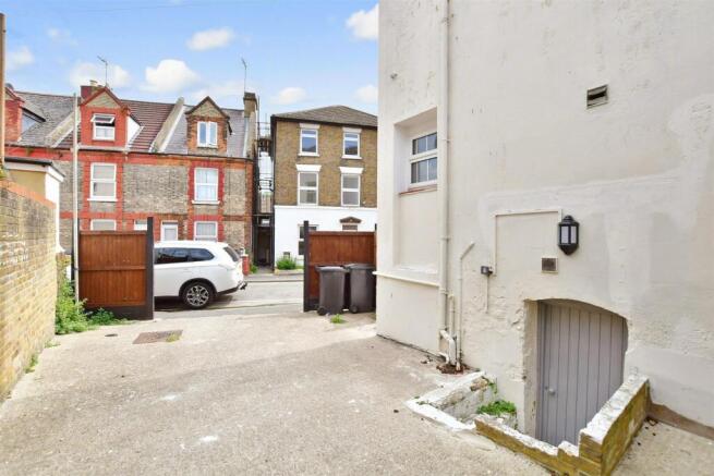 Driveway/Parking