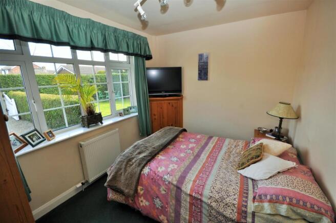 BEDROOM 2