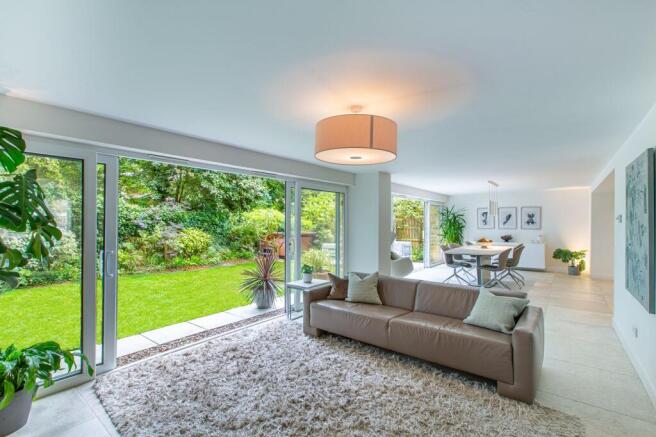 4 bed Detached for sale Image 6