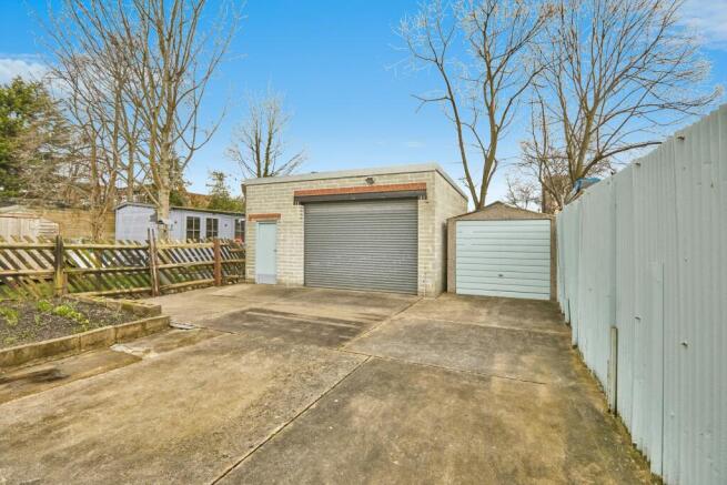 Outbuilding & Garage